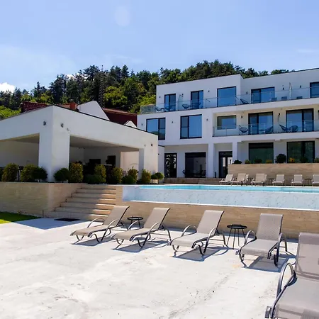 Yrys House - Adults Only Pensiune Ieşelniţa